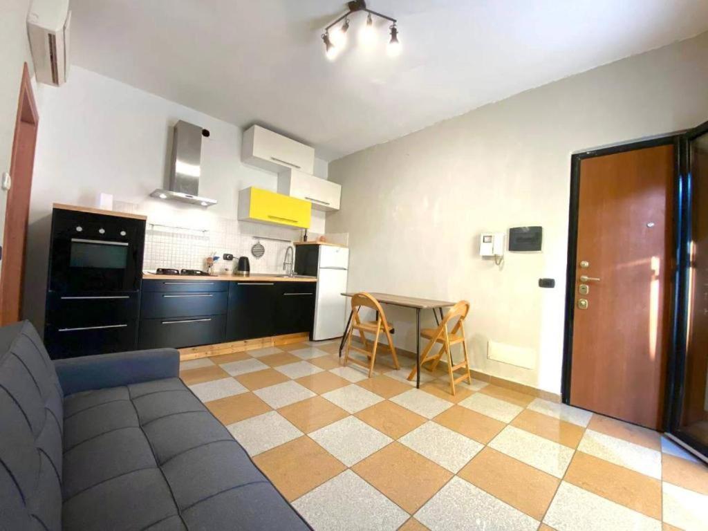شقة Conte Rosso House, Con Doppia Terrazza In Coorte Tranquilla A Due Passi Da Stazione E Metropolitana Lambrate ميلان المظهر الخارجي الصورة