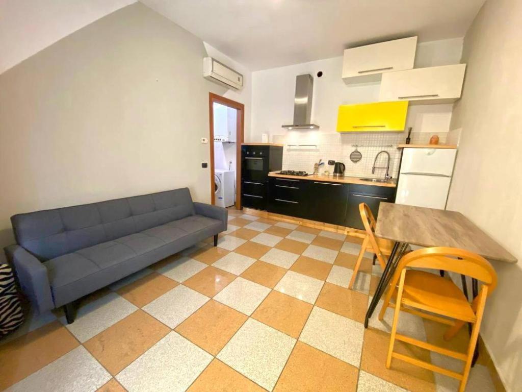 شقة Conte Rosso House, Con Doppia Terrazza In Coorte Tranquilla A Due Passi Da Stazione E Metropolitana Lambrate ميلان المظهر الخارجي الصورة